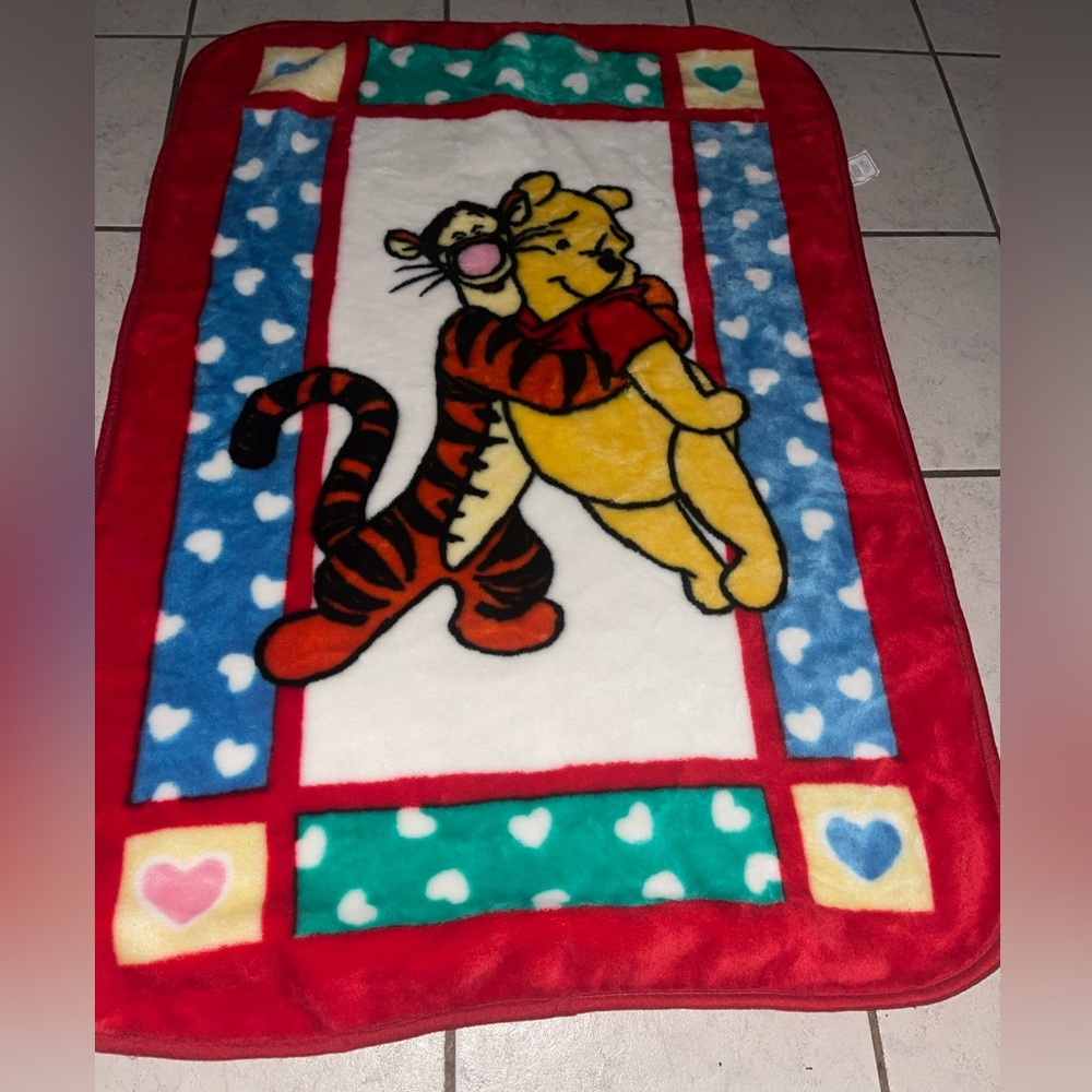 Vintage Winnie the pooh blanket